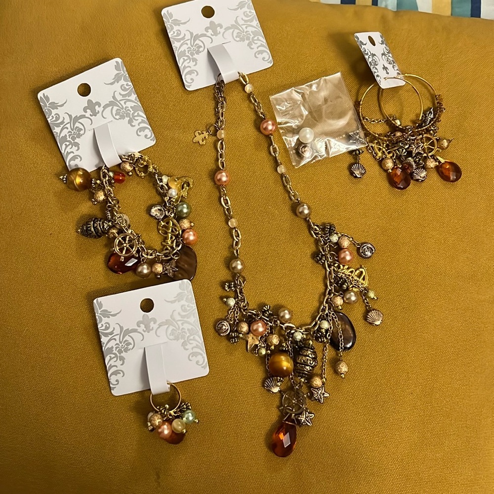 NWOT Costume jewelry